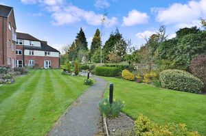 COMMUNAL GARDENS- click for photo gallery